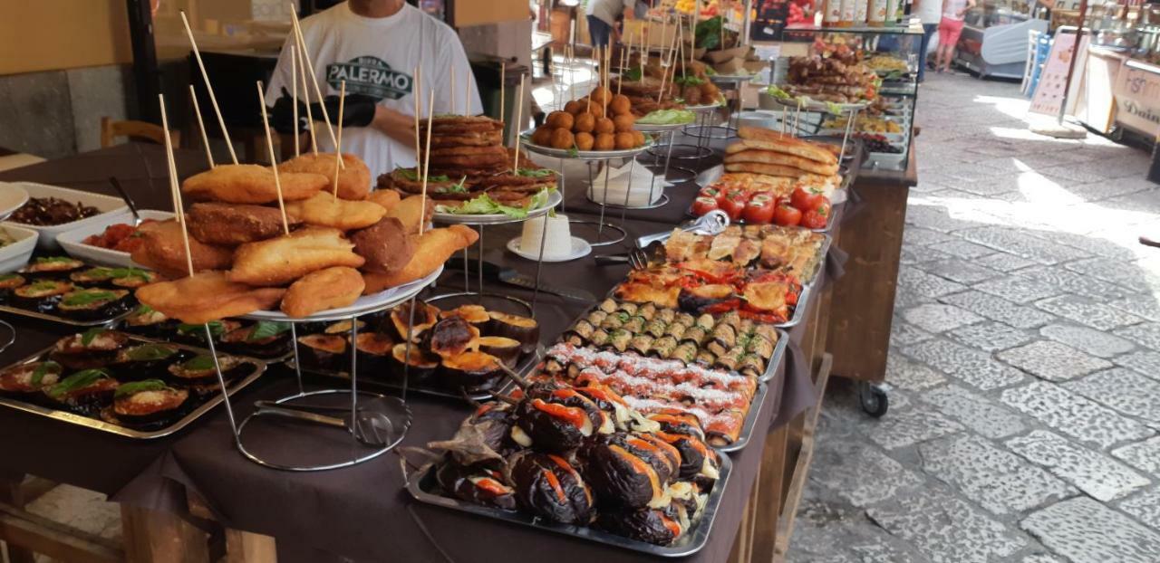 Cavour Il Conte Camillo Couette-café 3*